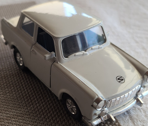 Trabant modellauto limousine - trabant,